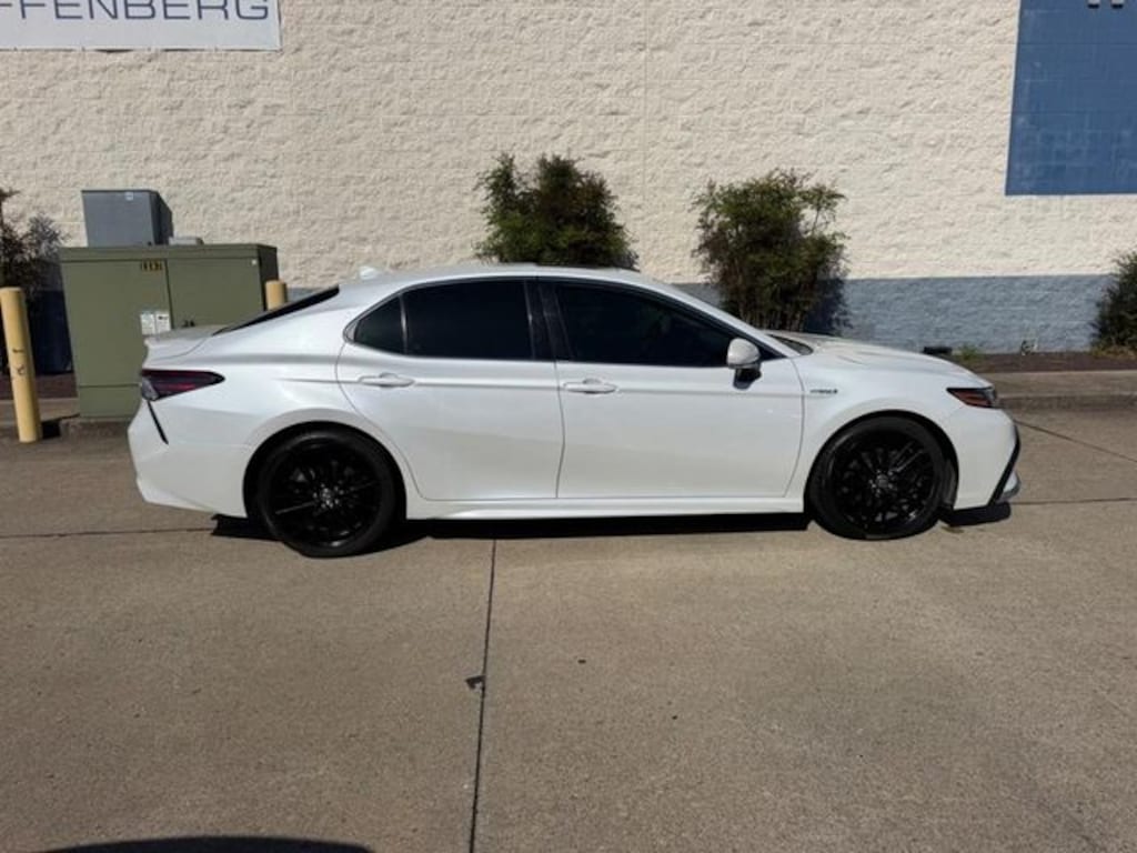 Used 2021 Toyota Camry Hybrid XSE Sedan