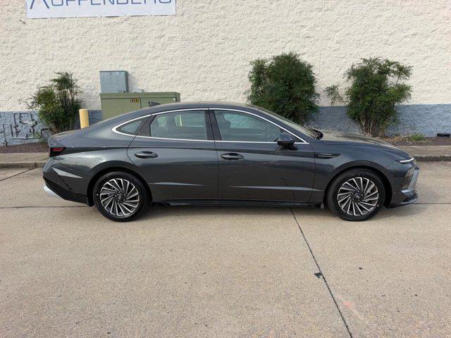New 2026 Hyundai Sonata Hybrid Limited Sedan