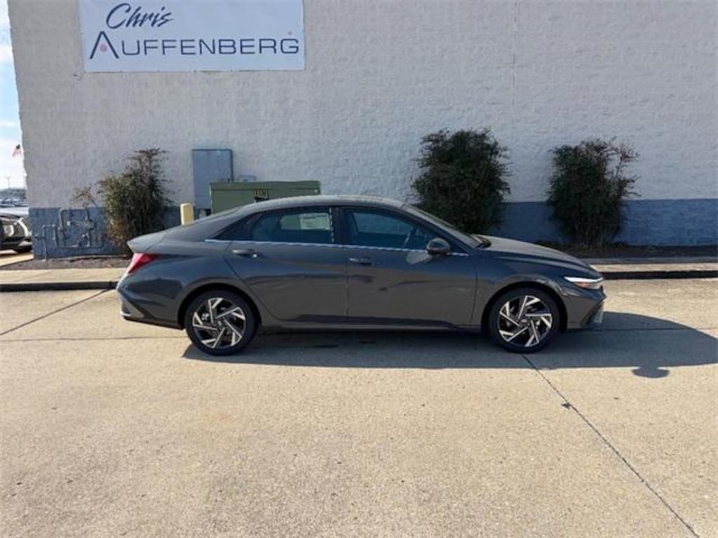 New 2026 Hyundai Elantra Limited Sedan