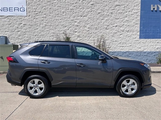 Used 2020 Toyota RAV4 XLE with VIN 2T3P1RFV6LW109470 for sale in Cape Girardeau, MO