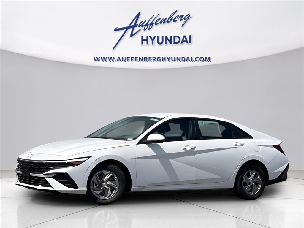 New 2025 Hyundai Elantra SE Sedan