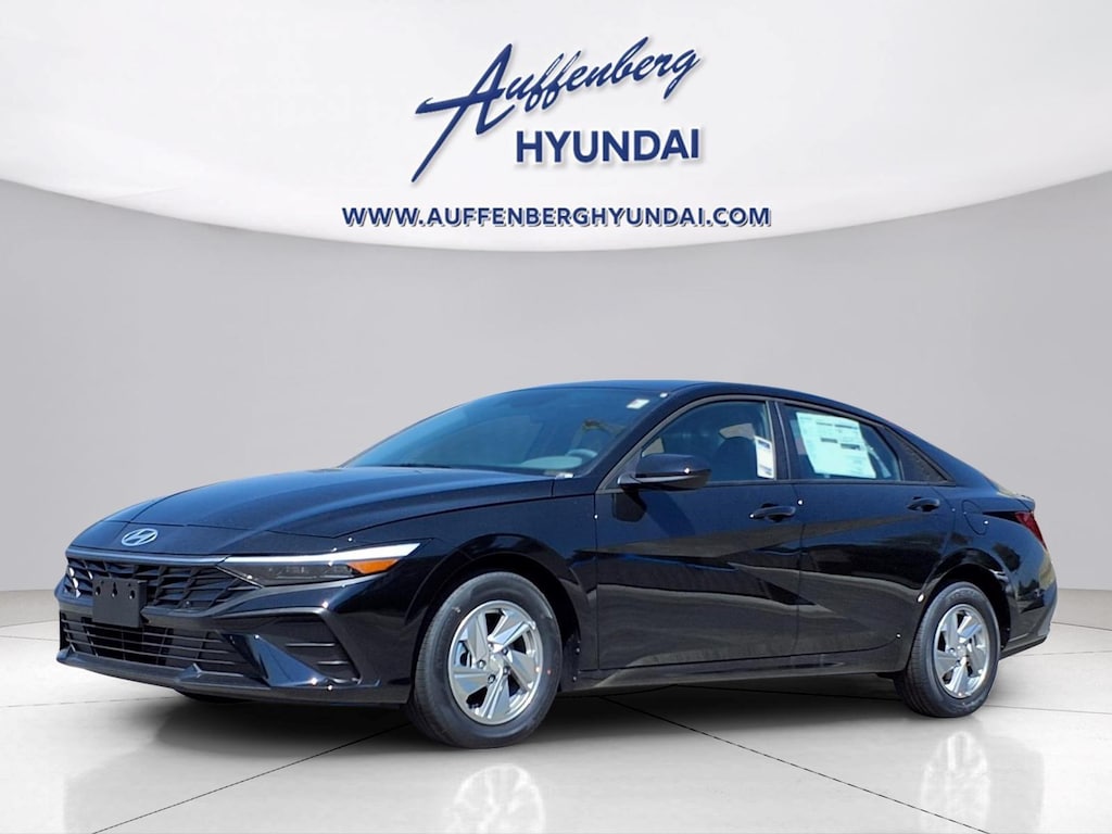 New 2026 Hyundai Elantra SE Sedan