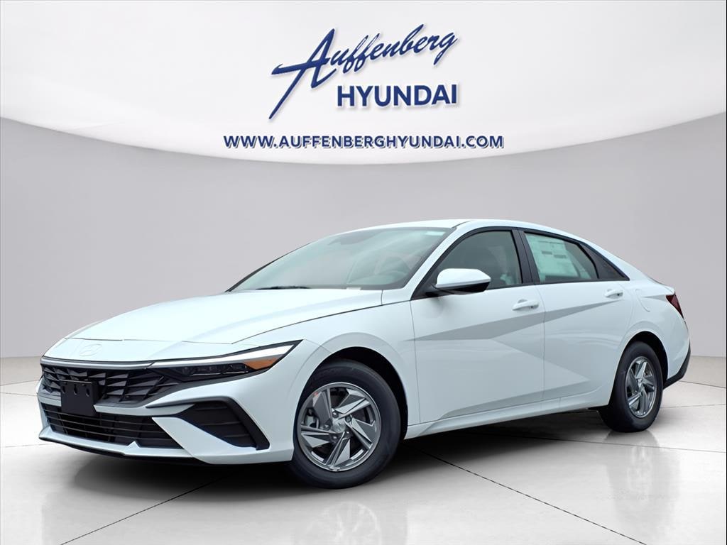 New 2025 Hyundai Elantra SE Sedan