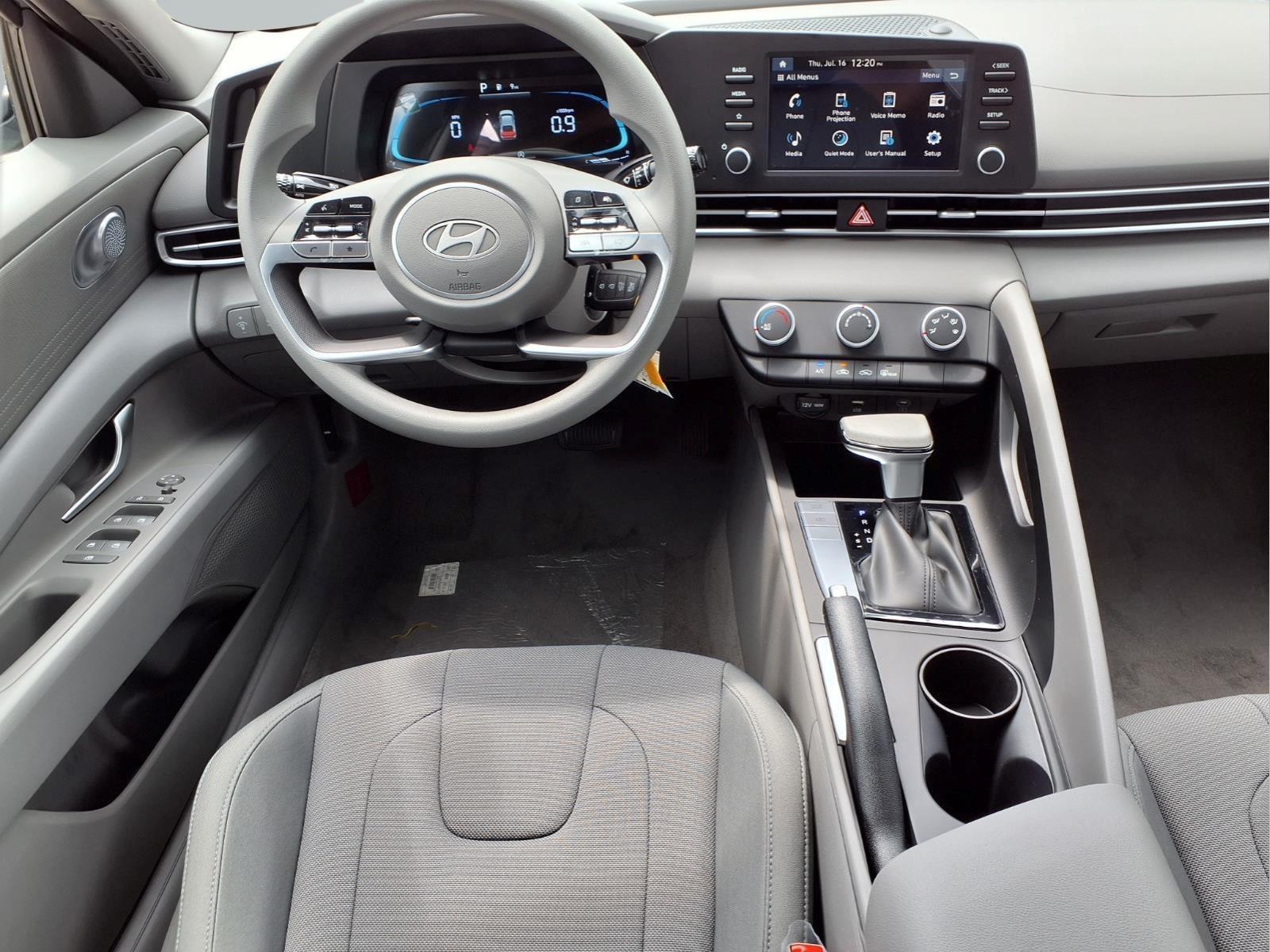 New 2026 Hyundai Elantra SE Sedan