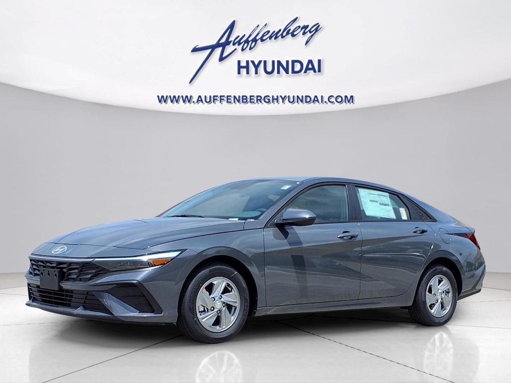 New 2026 Hyundai Elantra SE Sedan