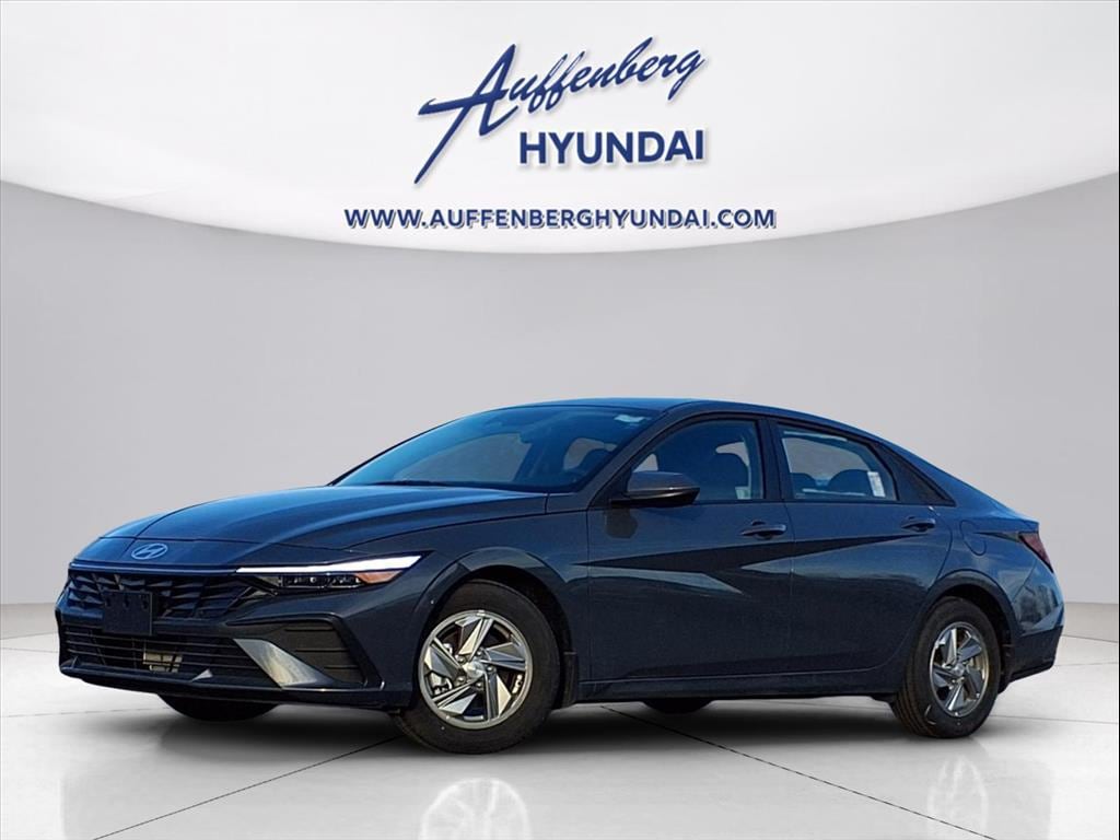 2025 Hyundai Elantra Base's photo