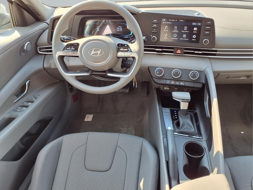 New 2026 Hyundai Elantra SE Sedan