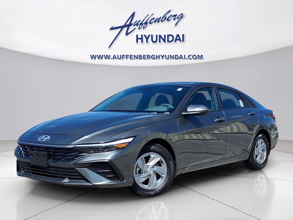 New 2026 Hyundai Elantra SE Sedan