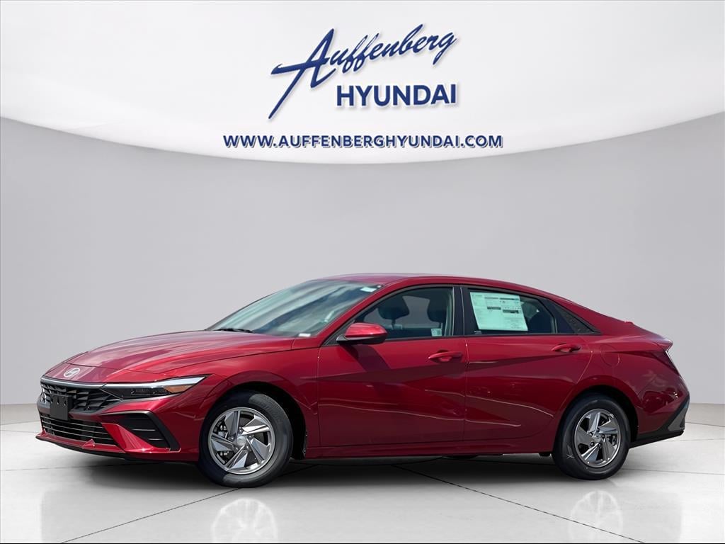2025 Hyundai Elantra Base's photo