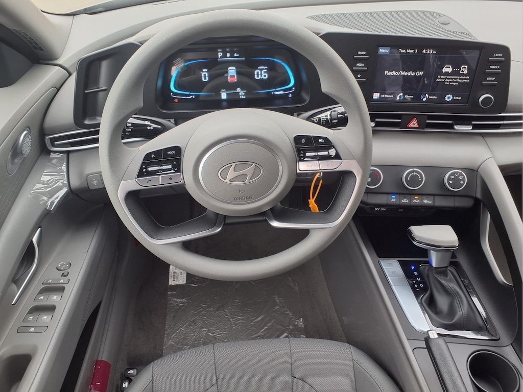 New 2026 Hyundai Elantra SE Sedan