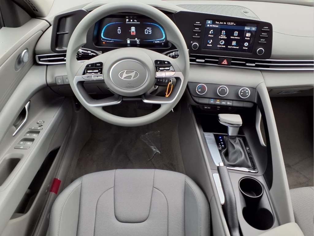 New 2026 Hyundai Elantra SE Sedan