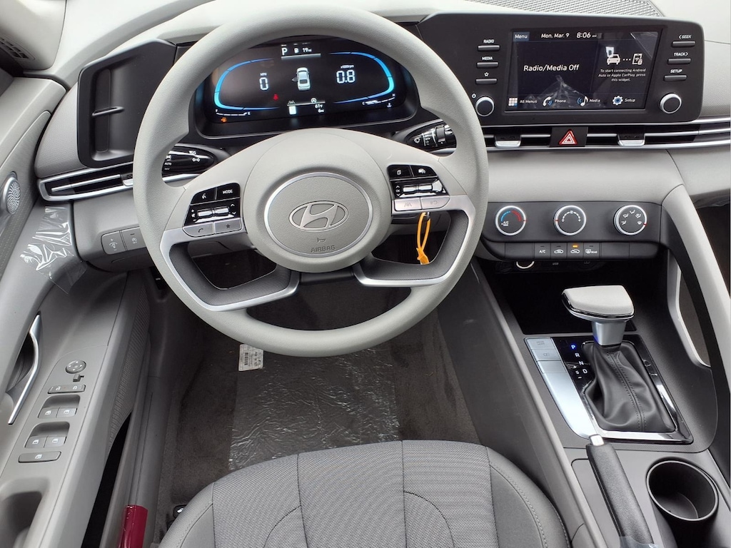 New 2026 Hyundai Elantra SE Sedan