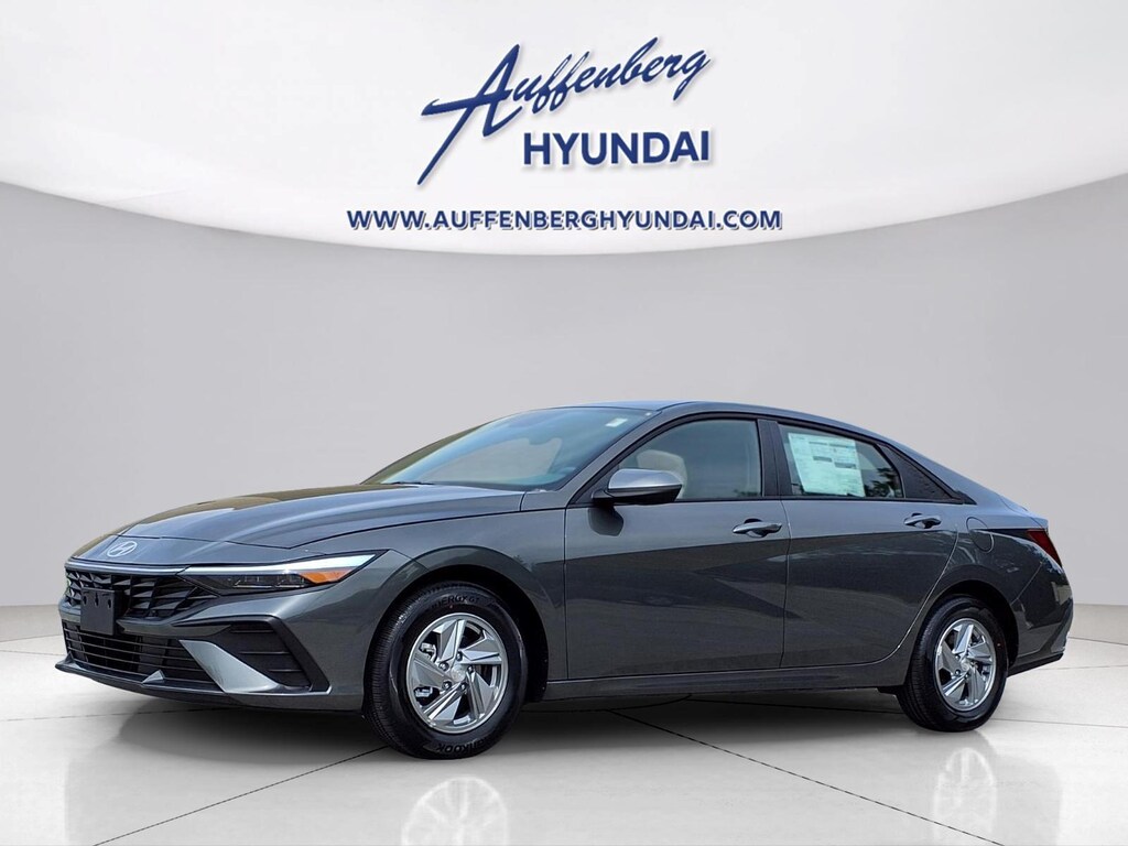 New 2026 Hyundai Elantra SE Sedan