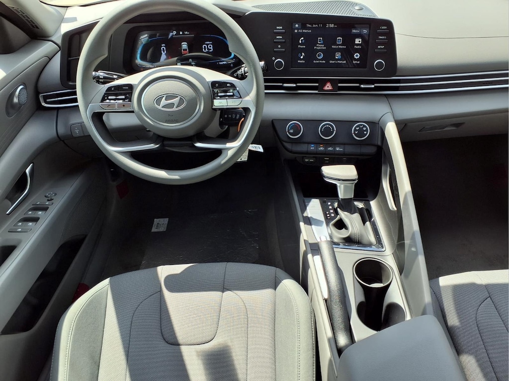 New 2026 Hyundai Elantra SE Sedan