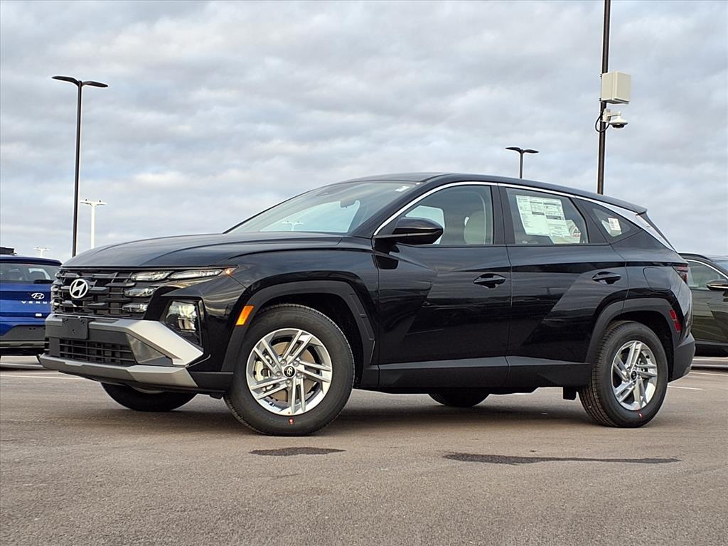 2026 Hyundai Tucson SE's photo