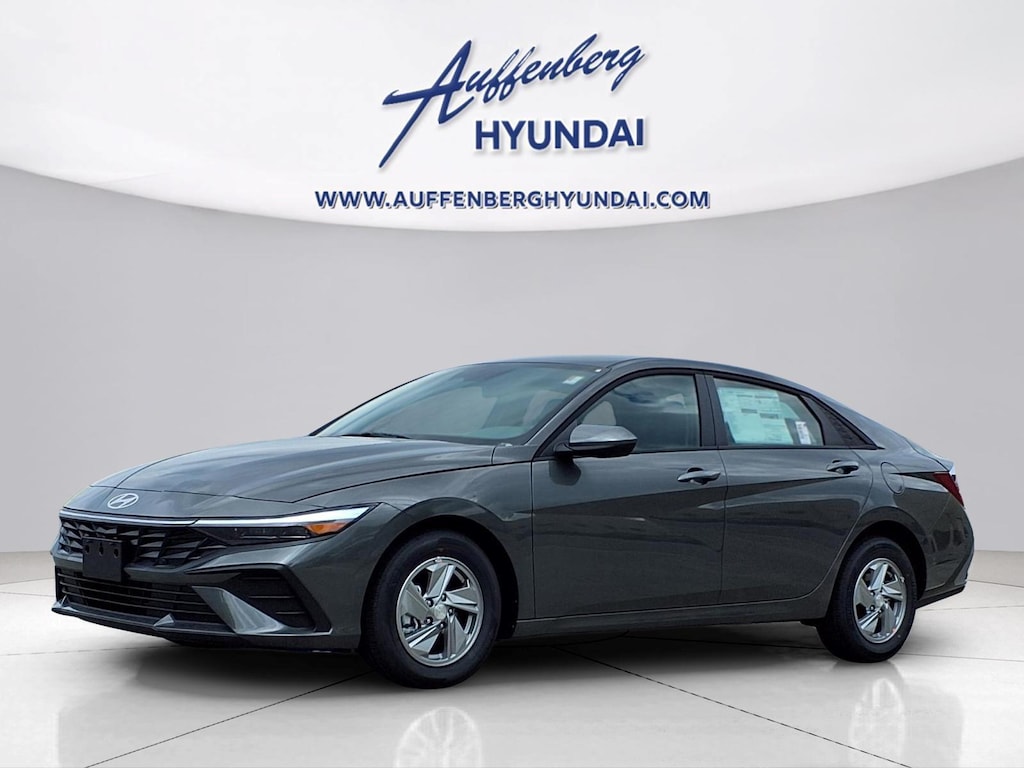 New 2026 Hyundai Elantra SE Sedan