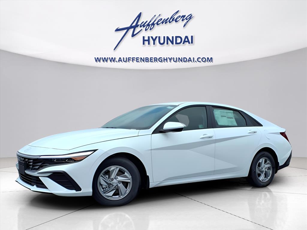 2025 Hyundai Elantra SE