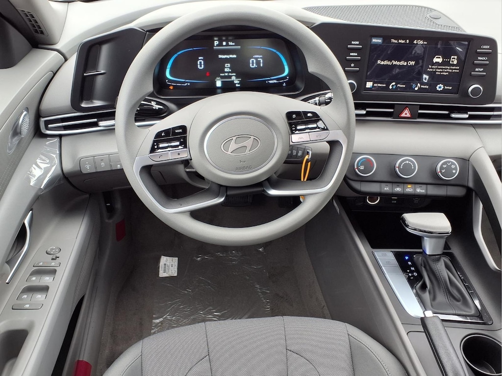 New 2026 Hyundai Elantra SE Sedan