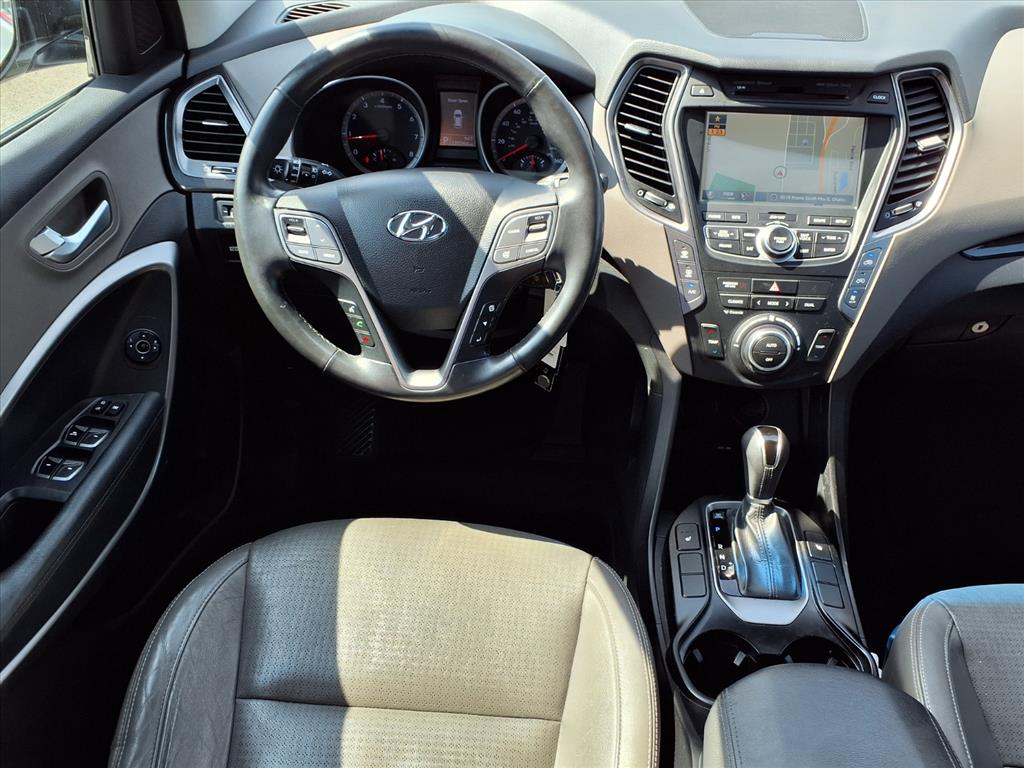 2013 Hyundai Santa Fe GLS photo 2