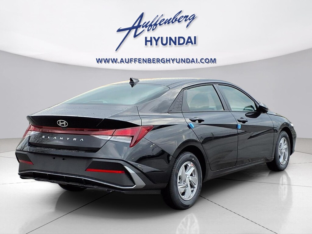 New 2026 Hyundai Elantra SE Sedan