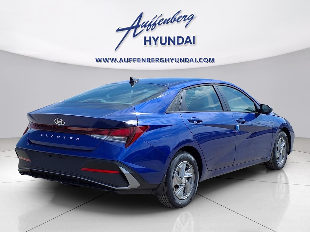 New 2026 Hyundai Elantra SE Sedan