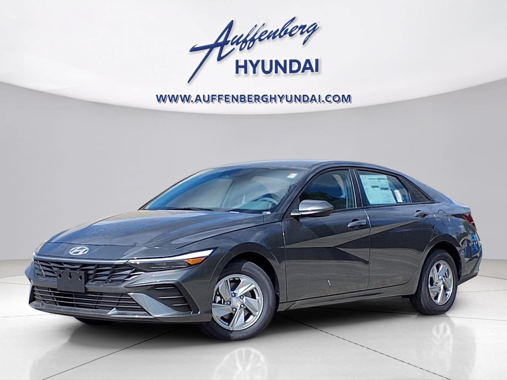 New 2026 Hyundai Elantra SE Sedan