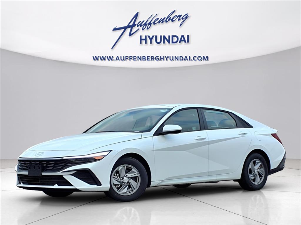 2025 Hyundai Elantra Base's photo