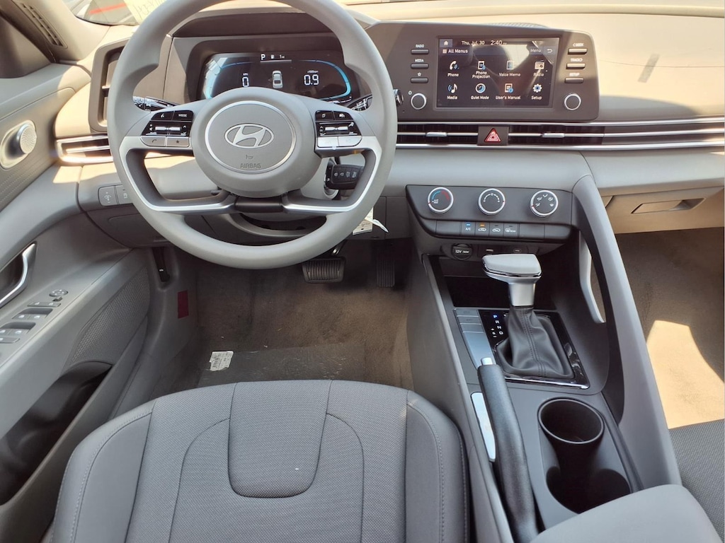 New 2026 Hyundai Elantra SE Sedan