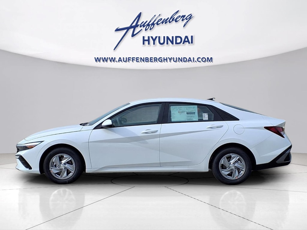 New 2026 Hyundai Elantra SE Sedan