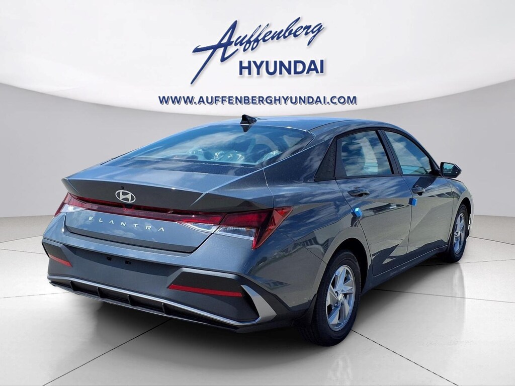 New 2026 Hyundai Elantra SE Sedan