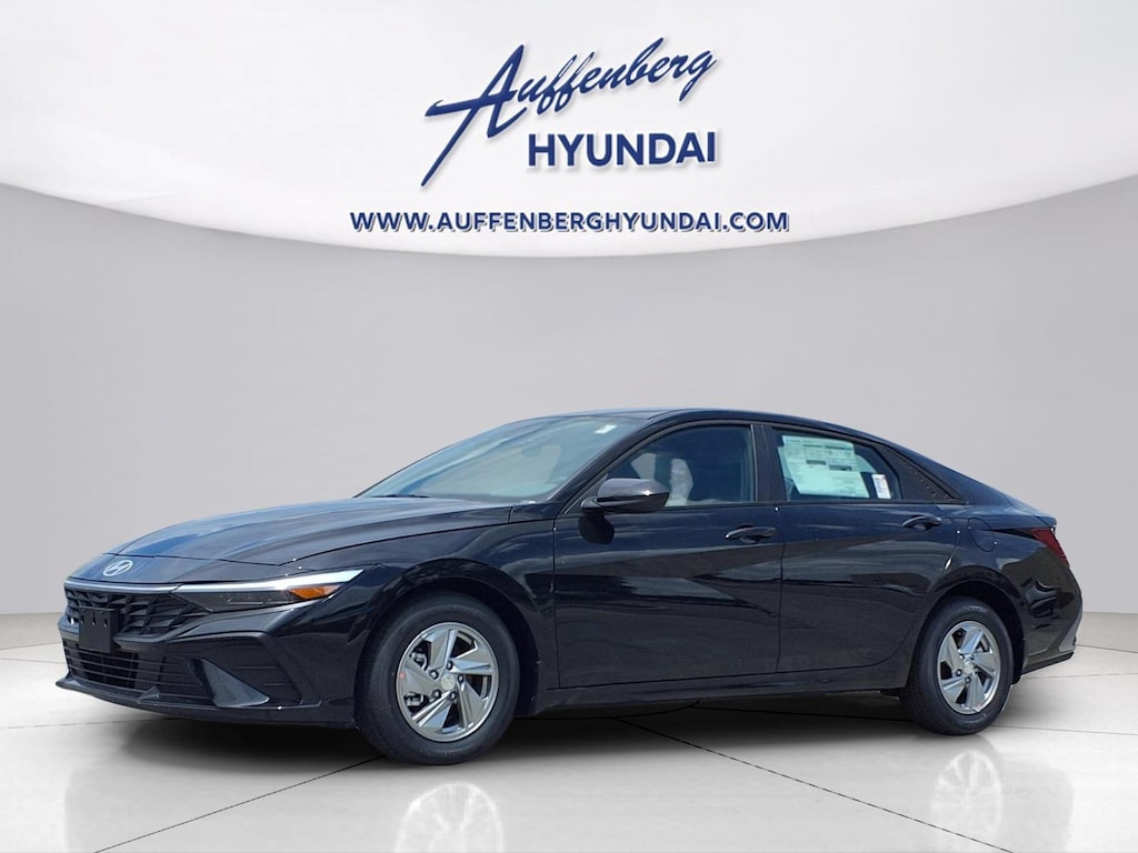 New 2026 Hyundai Elantra SE Sedan