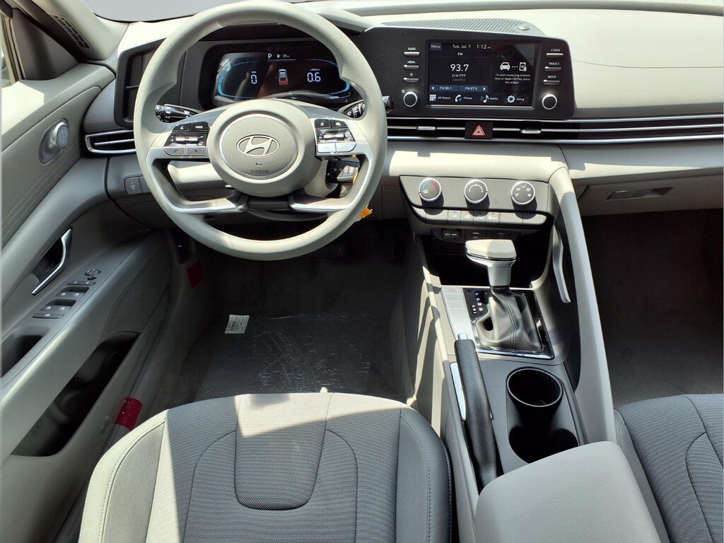 New 2026 Hyundai Elantra SE Sedan