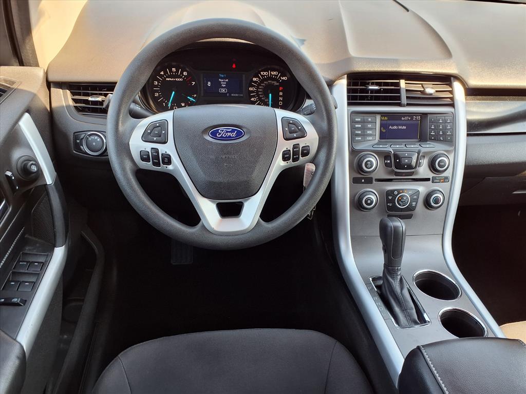 2011 Ford Edge SE photo 2