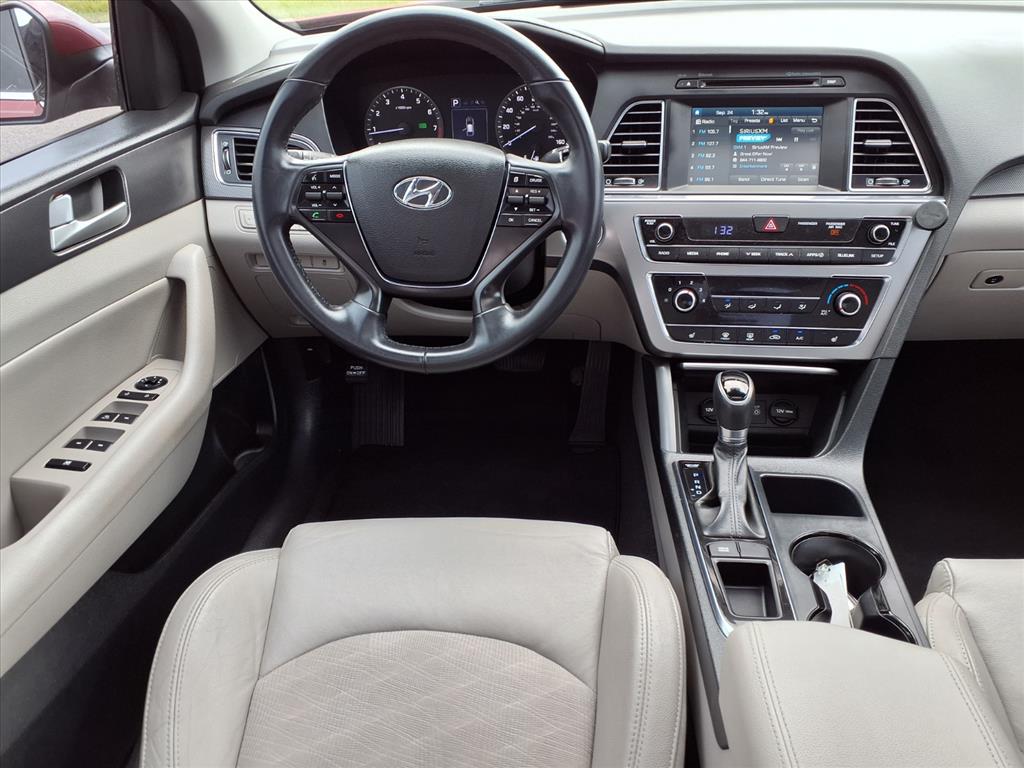 2016 Hyundai Sonata Sport photo 2