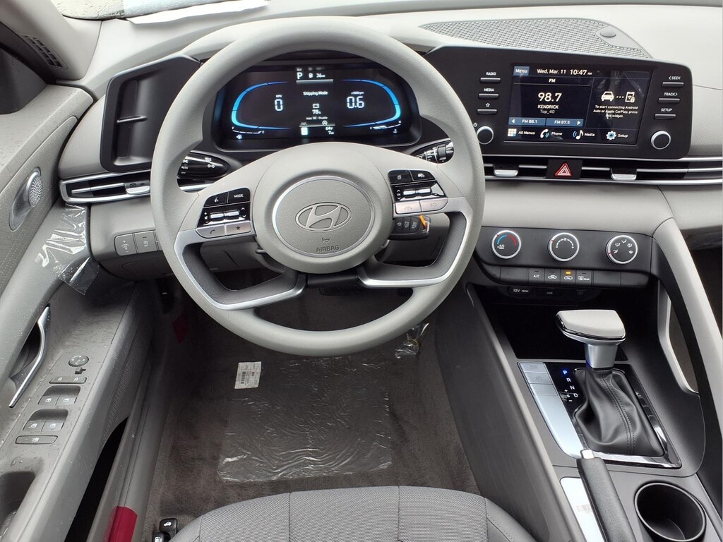 New 2026 Hyundai Elantra SE Sedan