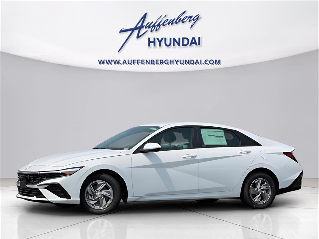 2025 Hyundai Elantra Base's photo
