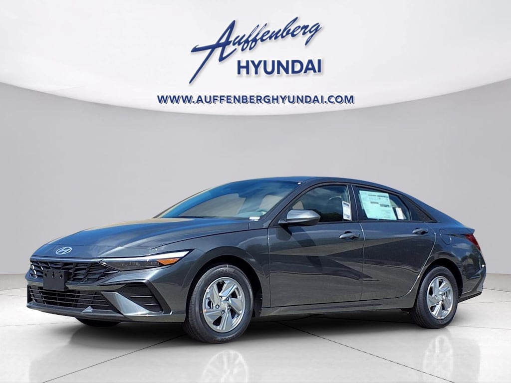 New 2026 Hyundai Elantra SE Sedan