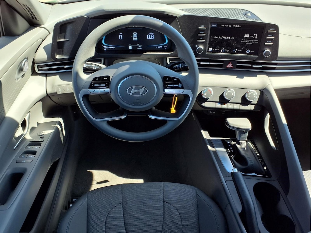 New 2026 Hyundai Elantra SE Sedan