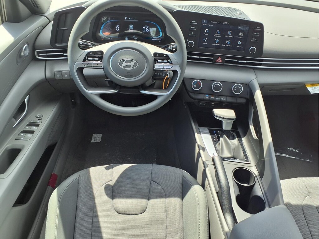 New 2026 Hyundai Elantra SE Sedan