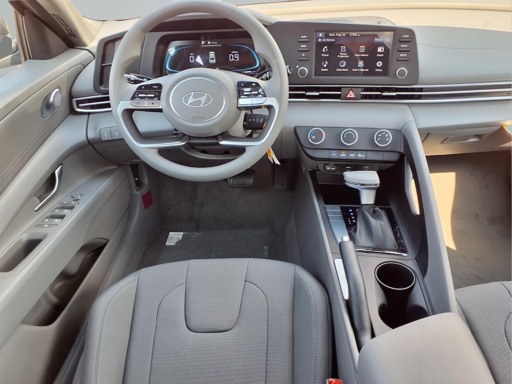 New 2026 Hyundai Elantra SE Sedan