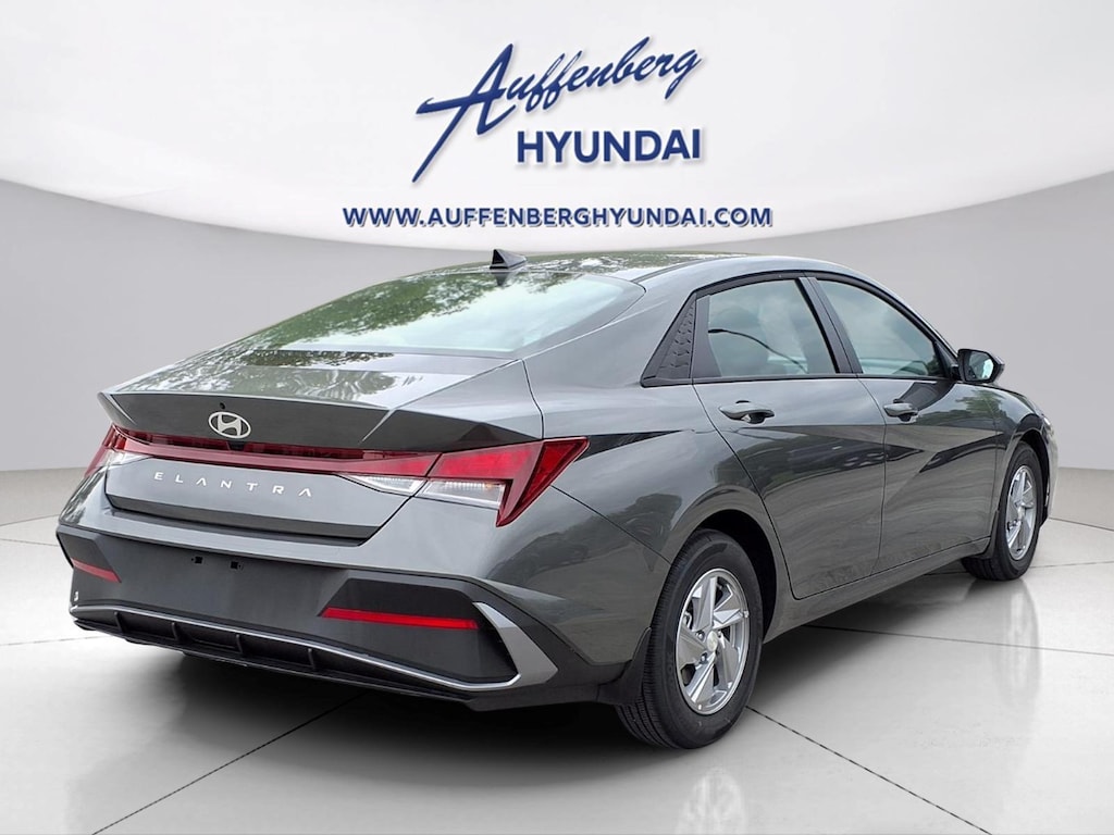 New 2026 Hyundai Elantra SE Sedan