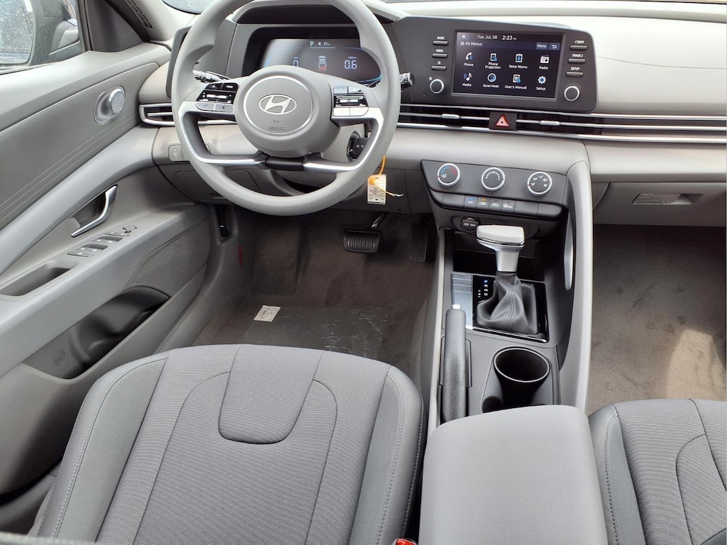 New 2026 Hyundai Elantra SE Sedan