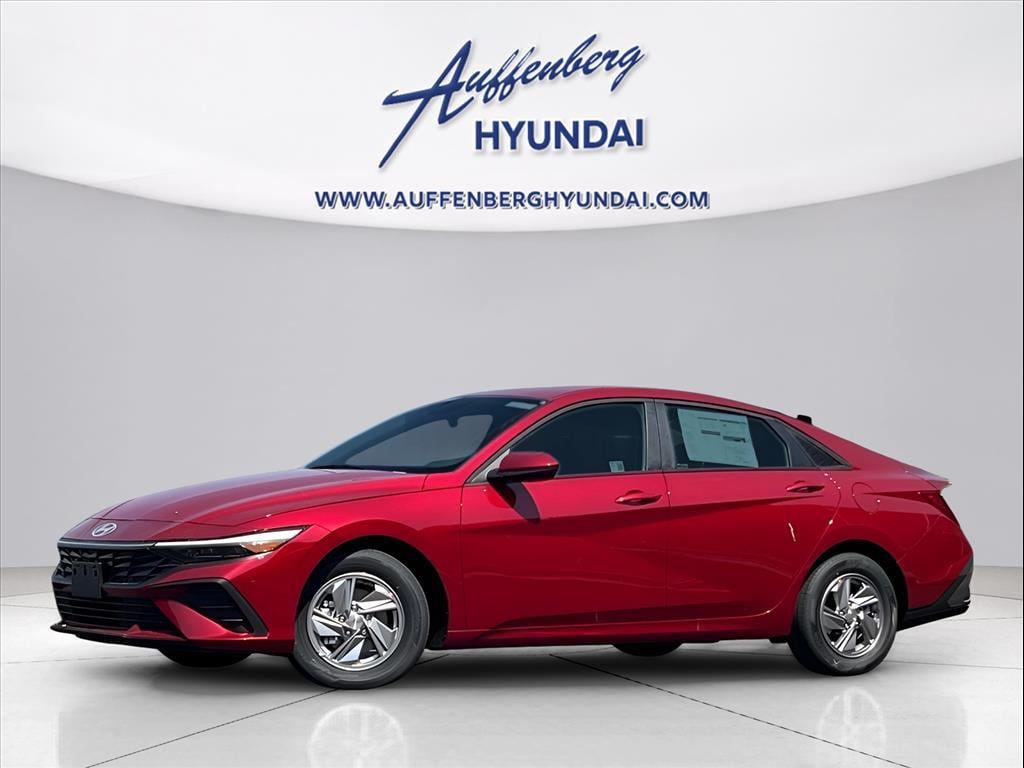 2025 Hyundai Elantra SE's photo