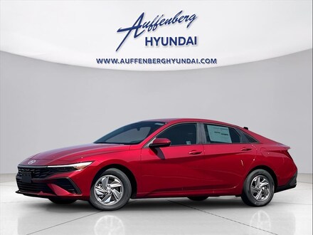 2025 Hyundai Elantra SE Sedan