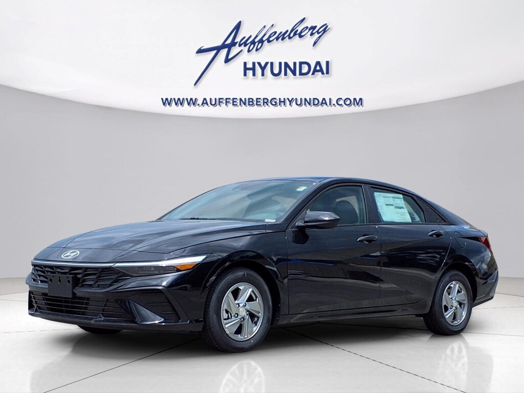 New 2026 Hyundai Elantra SE Sedan