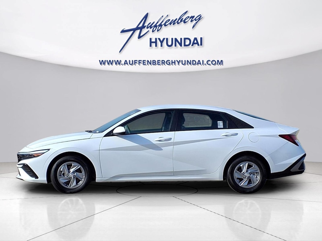 New 2026 Hyundai Elantra SE Sedan