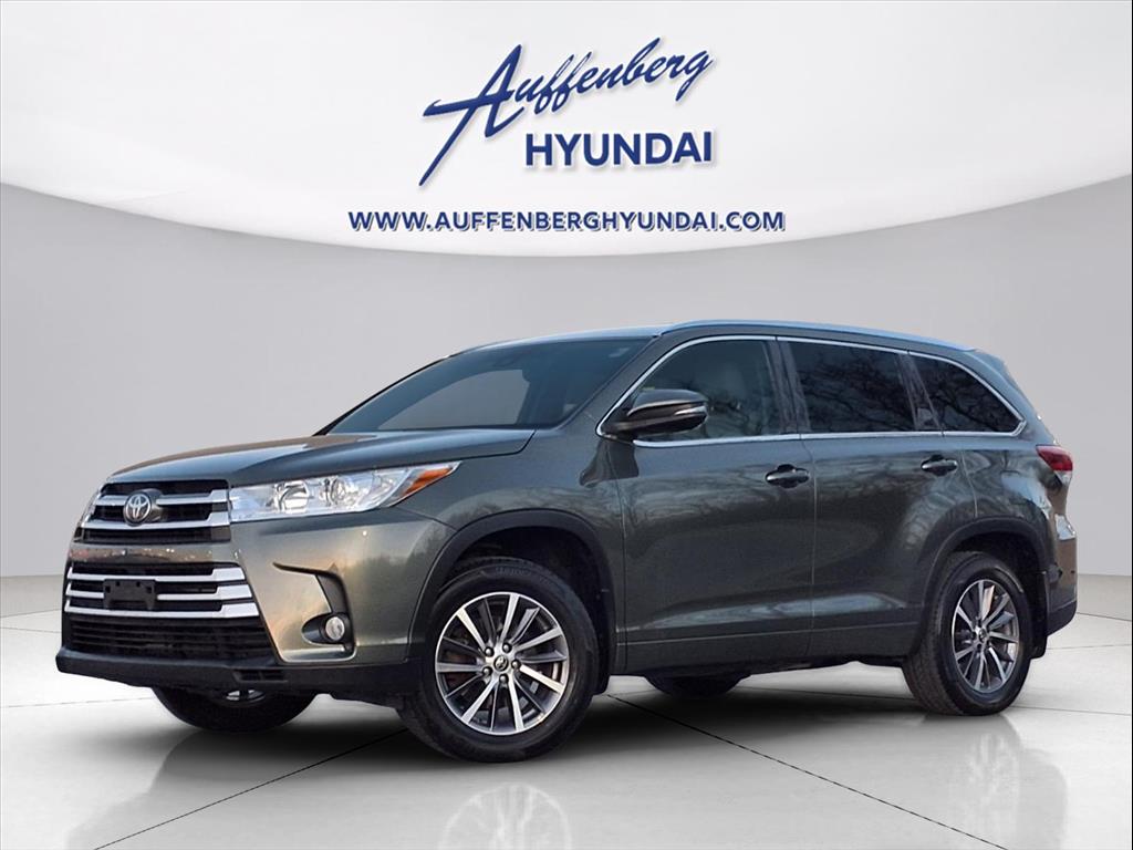 2017 Toyota Highlander XLE's photo