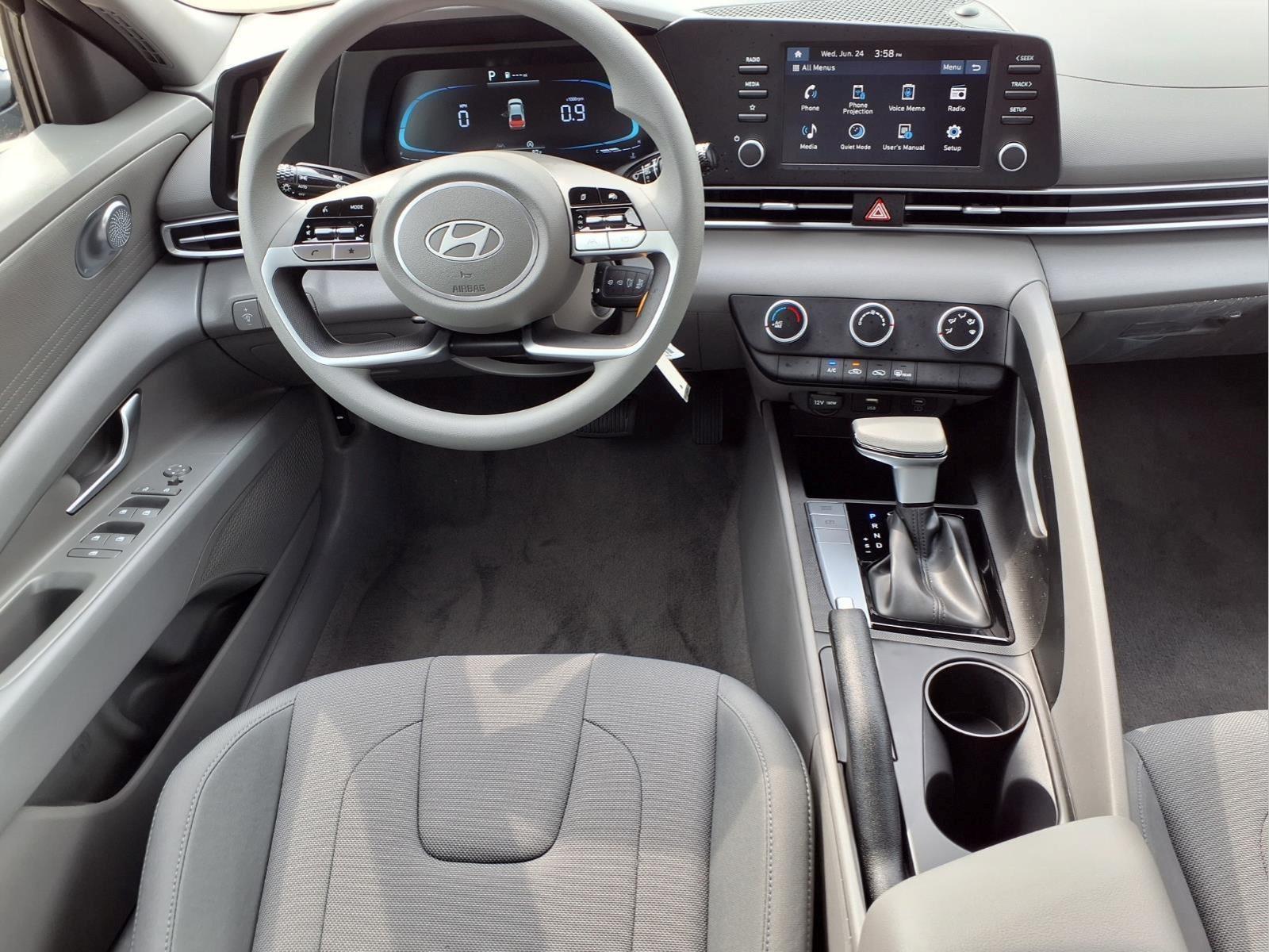 New 2026 Hyundai Elantra SE Sedan