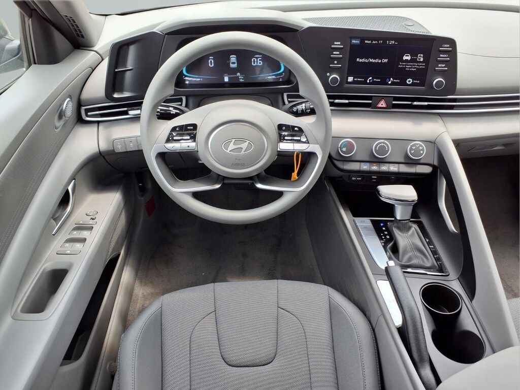 New 2026 Hyundai Elantra SE Sedan