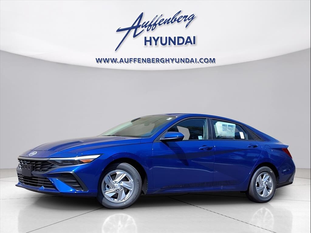 New 2025 Hyundai Elantra SE Sedan